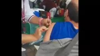 Enfermera que aplicó vacuna con jeringa vacía, presionada al ser grabada: Zoé Robledo