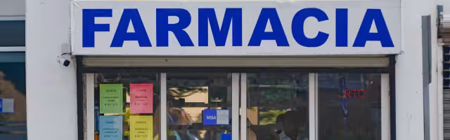 Muchos de los vendedores de farmacias en Cancún no cuentan ni con la secundaria terminada