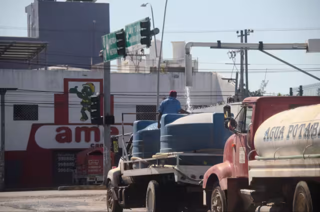 La Fiscalía General del  Estado mantiene cinco  carpetas abiertas hasta el  momento por timos con la  venta hídrica