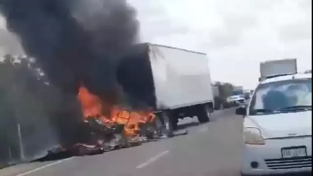 Colisión entre tráileres deja a un lesionado de gravedad