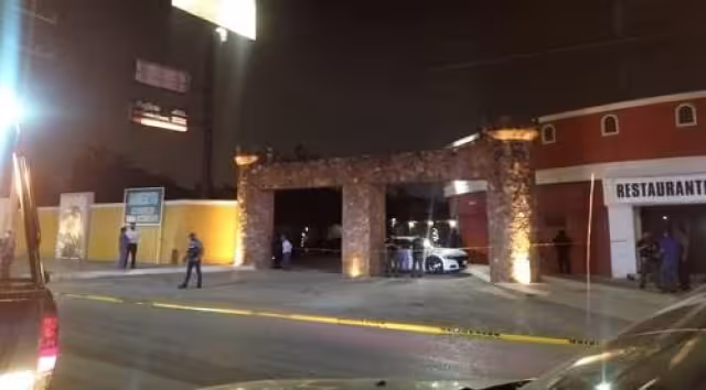 Efectivos de la Fiscalía Especializada en Nuevo León aseguraron el Motel Nueva Castilla como parte de las investigaciones del caso