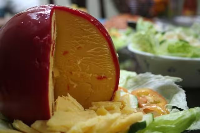 El queso de bola es uno de los productos que están en la historia de Chetumal
