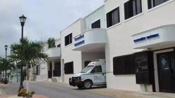 Afortunadamente los médicos lograron estabiliza al bebé y lo sacaron de la condición en la que llegó al hospital