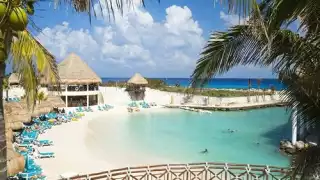 Fue en el 2000 cuando la Secretaría autorizó el proyecto denominado Desarrollo Flamenco Riviera en la Carretera Federal 307