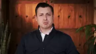 En un video difundido en Twitter, grabado supuestamente el 28 de abril, se le ve al edil se ve desorientado