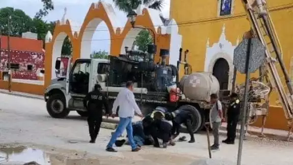 La Policía Municipal intentó evitar que la información se
diera a conocer por los diferentes medios de comunicación La Policía Municipal intentó evitar que la información se
diera a conocer por los diferentes medios de comunicación