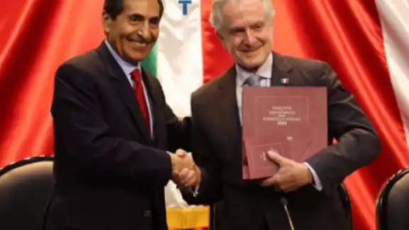 Secretaría de Hacienda y Crédito Público entrega Paquete Económico 2023 al Congreso Secretaría de Hacienda y Crédito Público entrega Paquete Económico 2023 al Congreso