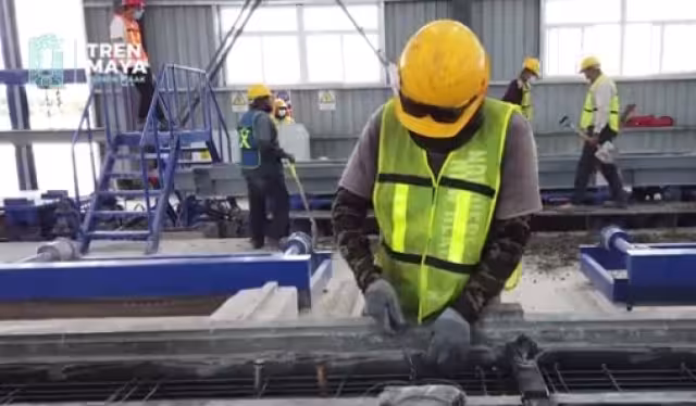 El plan de producción contempla tres turnos de ocho horas de operación por día