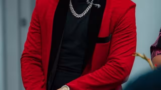 Eduin Caz publicó un video en el que le hizo saber a sus fanáticos que se encontraba un poco mal de salud