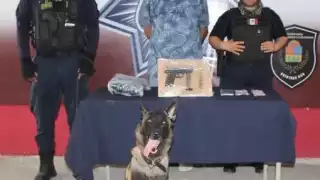 En una revisión física no se le encontraron elementos ilícitos; pero sí un arma de fuego