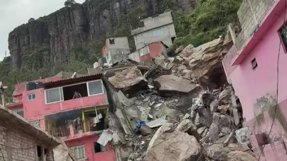 El accidente se produjo en la colonia Lázaro Cárdenas tercera sección de Tlalnepantla El accidente se produjo en la colonia Lázaro Cárdenas tercera sección de Tlalnepantla