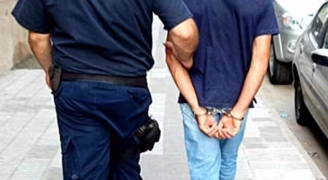 El menor de edad deberá pagar la reparación del daño