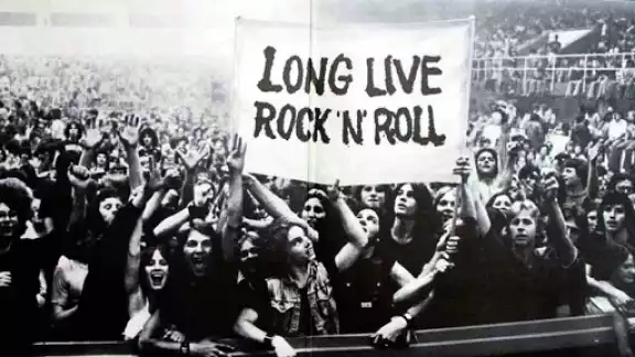 En este concierto contó con la presencia de importantes bandas e intérpretes del género procedentes de Europa y Estados Unidos En este concierto contó con la presencia de importantes bandas e intérpretes del género procedentes de Europa y Estados Unidos