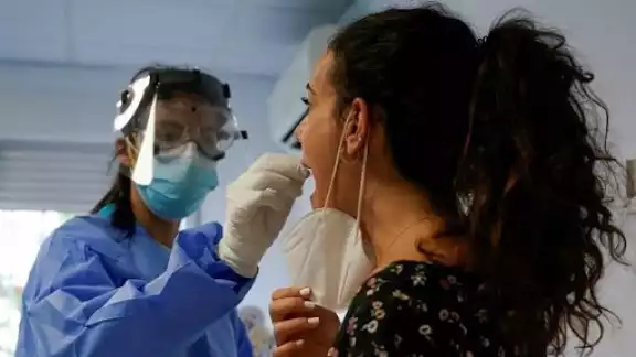 Estudio confirma que jóvenes enfermos por Coronavirus son más vulnerables