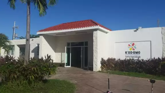 Ayudan a estudiantes desde un año y medio hasta 20 años de edad Ayudan a estudiantes desde un año y medio hasta 20 años de edad