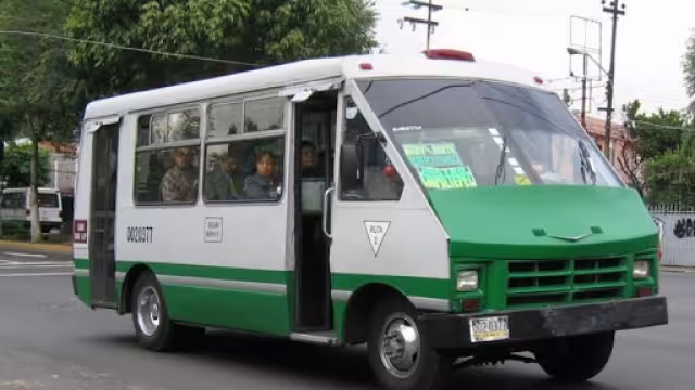 El violador serial corrió más fuerte que los policías y minutos después abordó un camión de transporte