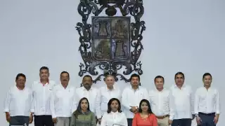 El presidente de Candelaria, Salvador Farias González, recibió un total de remuneraciones de 262 mil 763 pesos hasta 702 mil 176 pesos