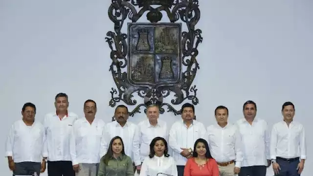 El presidente de Candelaria, Salvador Farias González, recibió un total de remuneraciones de 262 mil 763 pesos hasta 702 mil 176 pesos