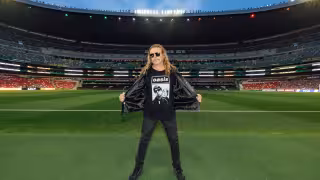 ¿Fher de Maná sigue en pleito con Liam Gallagher? El vocalista de Maná llegó a los ensayos al Azteca con playera de ¡Oasis!