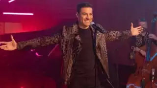 Las fans de Carlos Rivera harían hasta lo imposible por conseguir algo del artista. Foto: Instagram @carlosrivera