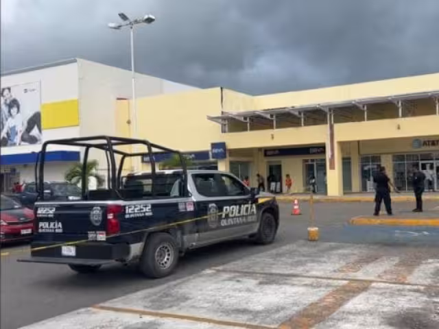 Hombre sufre robo de tarjeta en Ribera del Río Hondo, Quintana Roo