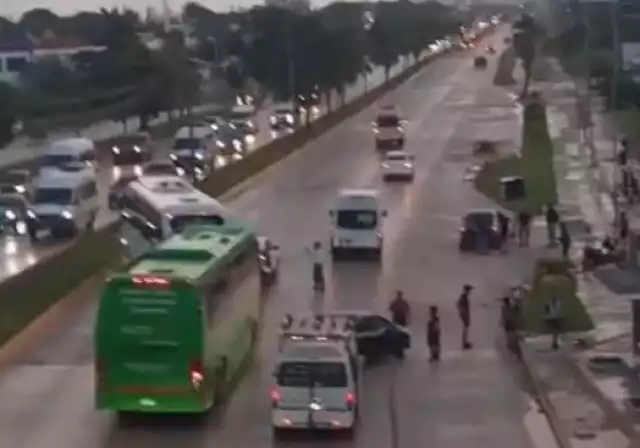 Un accidente vial se registró la mañana de este sábado en el bulevar Luis Donaldo Colosio de Cancún.