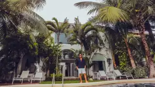 Esta lujosa y gigantesca mansión propiedad de Roberto Palazuelos, es tan solo una de las siete que posee