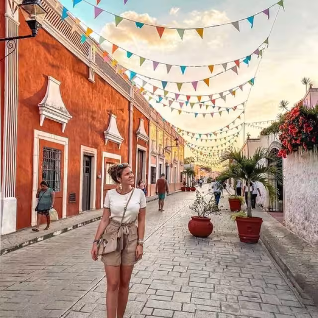 La calzada terminando con el ex convento de San Bernardino de Siena