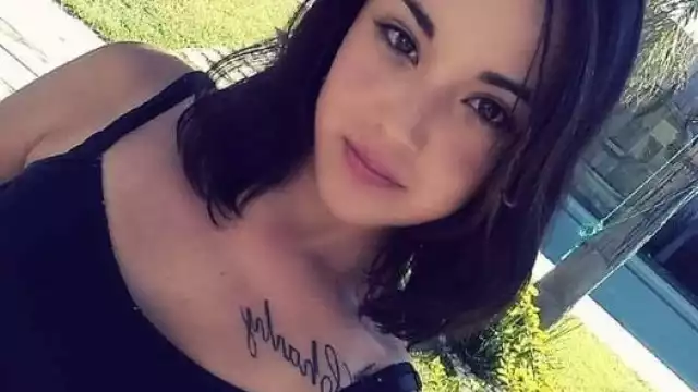 La turista extraviada en Cancún tiene como seña particular un tatuaje, en el que se lee el nombre 'Charly'