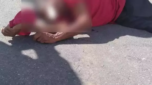 Testigos refieren que el hombre de identidad aún desconocida se dirigía a visitar a su hija