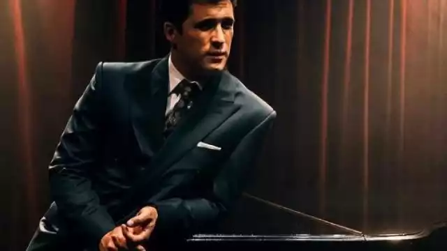 Diego Boneta en su personificación como Luis Miguel