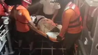 El equipo de rescate de la Novena Región Naval evacuó un pasajero estadounidense de 73 años