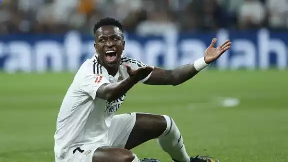 El jugador brasileño recibió insultos racistas en el terreno de juego El jugador brasileño recibió insultos racistas en el terreno de juego
