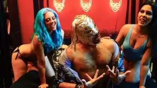 Pese a que el Escorpión Dorado y Eugenio Derbez llevan una buena relación, al parecer ya no es tan buena, luego de involucrar a Aislinn