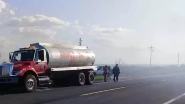 El fuego inició a las 3 de la tarde en la carretera Buctzotz - Tizimín