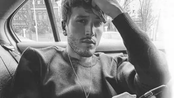 Sebastián se hace tendencia por borrar fotos de Instagram Sebastián se hace tendencia por borrar fotos de Instagram
