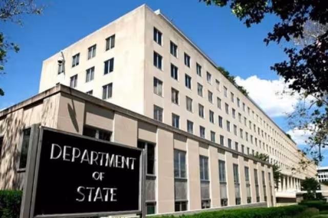 El Departamento de Estado también aprobó el regresó de sus colaboradores en el consulado. Foto: EFE