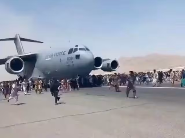 Pánico y caos en el Aeropuerto de Kabul