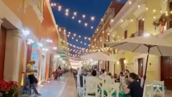 El usuario se quejó por la comida que servían los locales El usuario se quejó por la comida que servían los locales