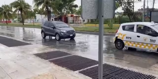 El gobernador de Quintana Roo presumió la eficiencia del drenaje pluvial en las calles de Chetumal