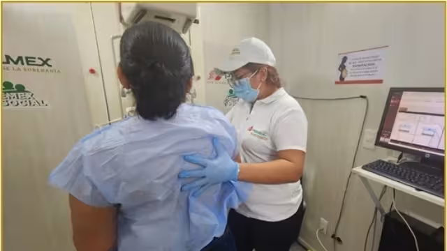 El Hospital Regional de PEMEX en Villahermosa podría estar rebasado en su capacidad debido a la concentración de pacientes de Tabasco, Campeche y Yucatán.