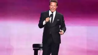 Luis Miguel habría muerto en septiembre de 1992 en un accidente en la nieve, según una de las tres teorías.