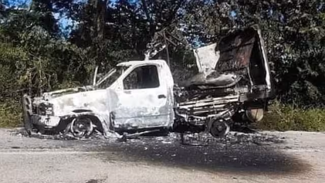 Los cuerpos calcinados fueron hallados en el interior de la camioneta