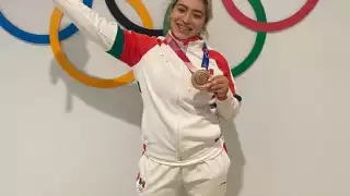 El presidente López Obrador felicitó a Aremi Fuentes, quien ganó la medalla de bronce en halterofilia en Tokyo 2020