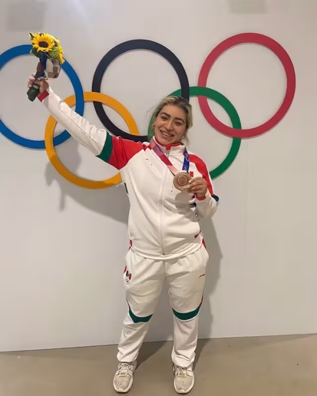El presidente López Obrador felicitó a Aremi Fuentes, quien ganó la medalla de bronce en halterofilia en Tokyo 2020
