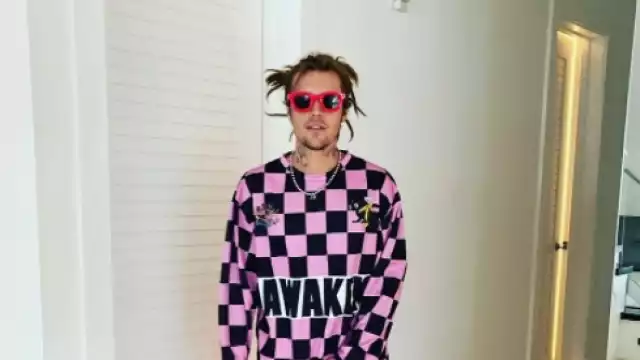 Justin Bieber sorprendió con su nuevo look de rastas, lo que no causó mucha gracia entre algunos seguidores