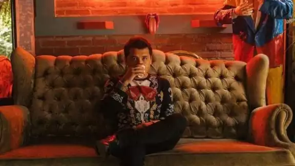 El joven cantante puso de primero en su lista negra a Danna Paola por rumores con rensillas con su futura esposa, Belinda El joven cantante puso de primero en su lista negra a Danna Paola por rumores con rensillas con su futura esposa, Belinda