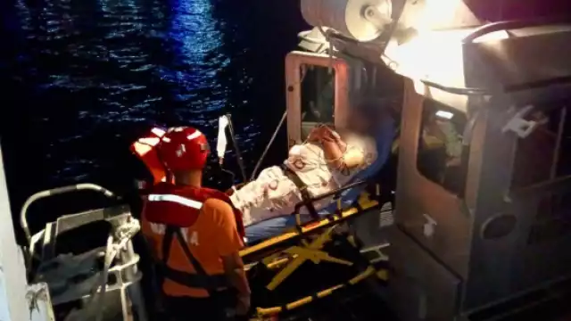 Los dos pacientes fueron trasladados en las embarcaciones de la SEMAR.