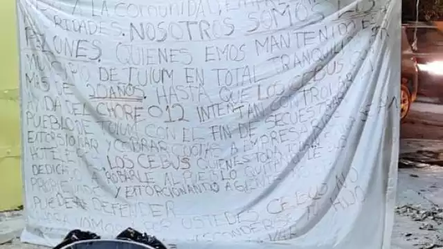 Hallan una manta en el centro de Tulum que amenaza a empresarios y trabajadores