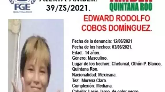 Edward es de complexión delgada, tez morena clara, mide aproximadamente 1.58 metros Edward es de complexión delgada, tez morena clara, mide aproximadamente 1.58 metros